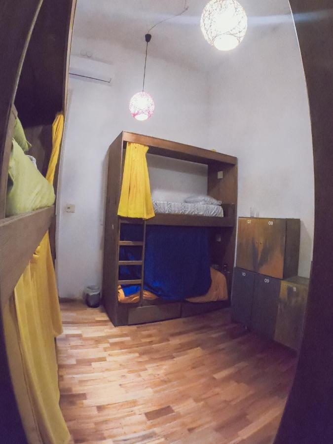Charruas Hostel Montevideo Bagian luar foto
