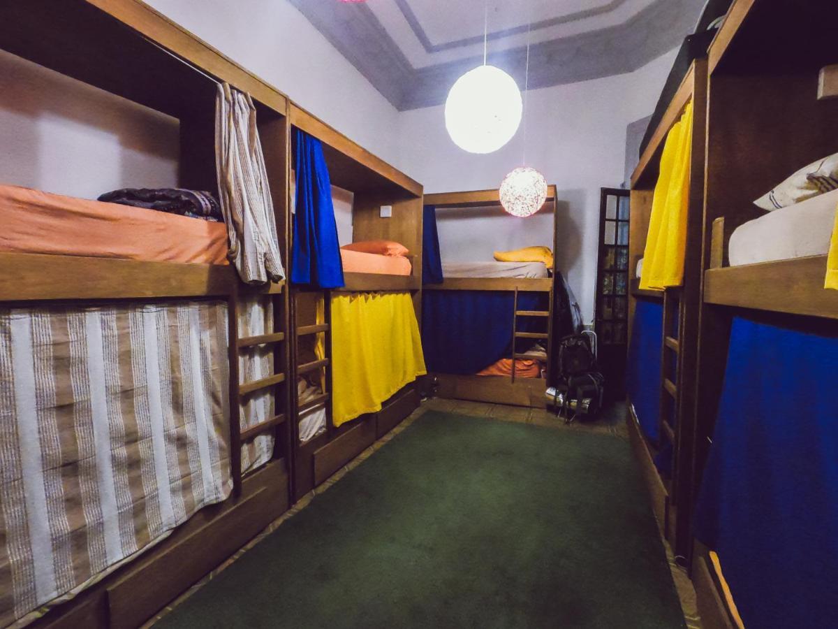 Charruas Hostel Montevideo Bagian luar foto