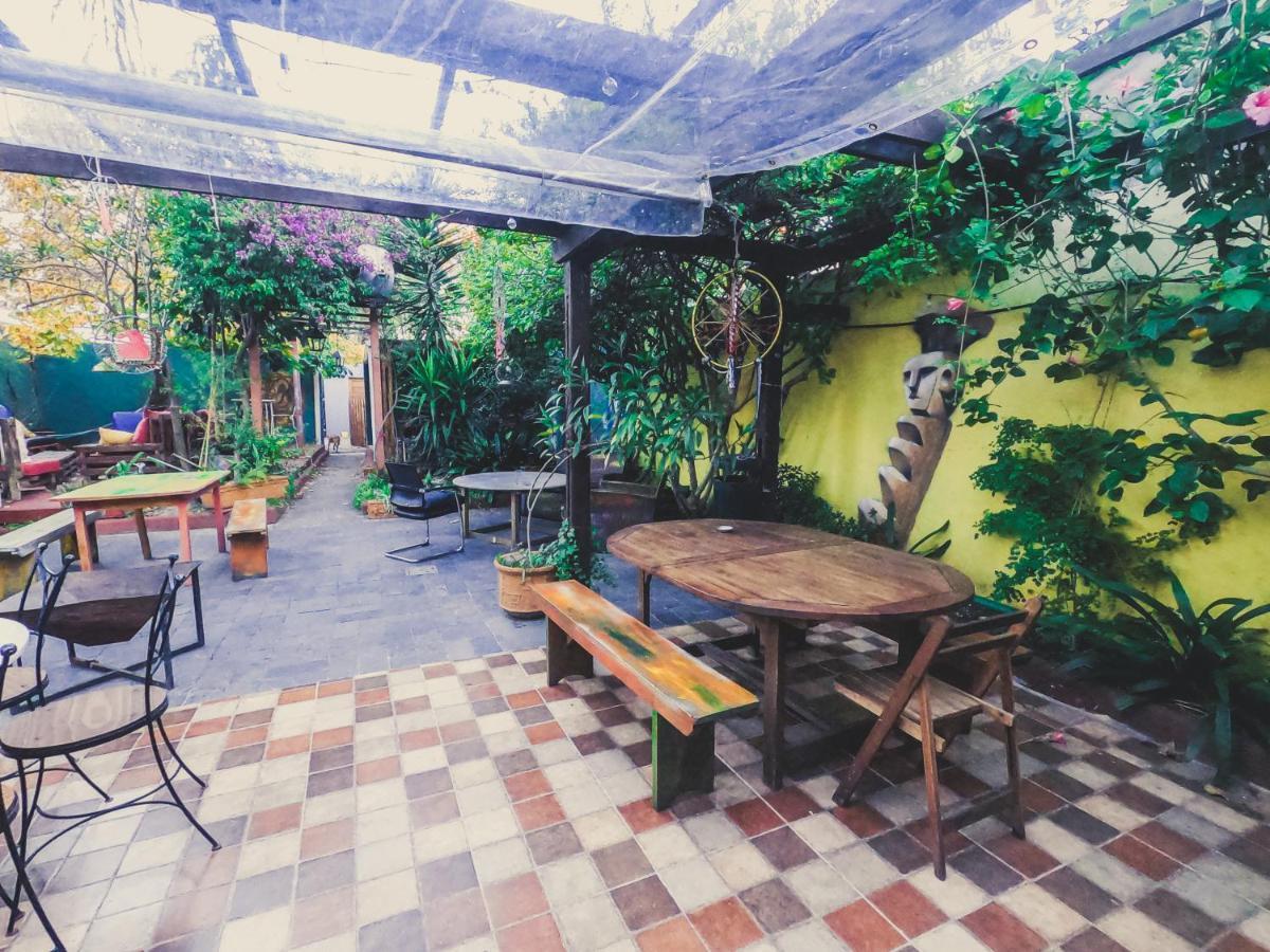 Charruas Hostel Montevideo Bagian luar foto