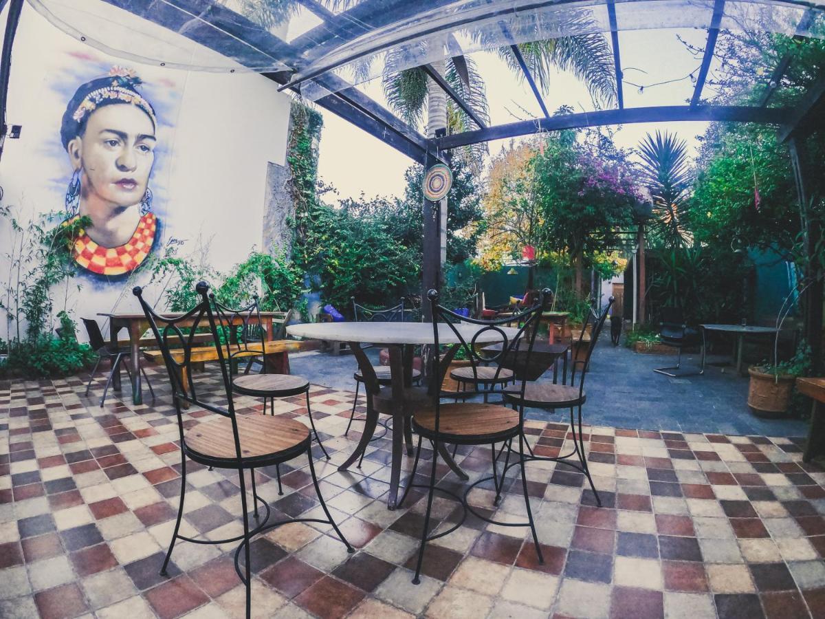 Charruas Hostel Montevideo Bagian luar foto